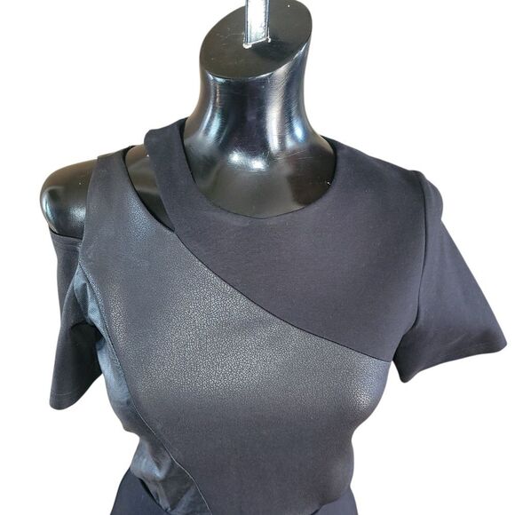 Elegant Black Asymmetrical Dress - Picture 2 of 7